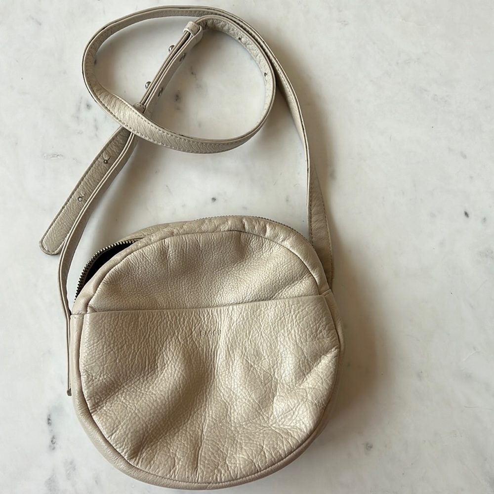BAGGU Cream Round Leather Crossbody Bag